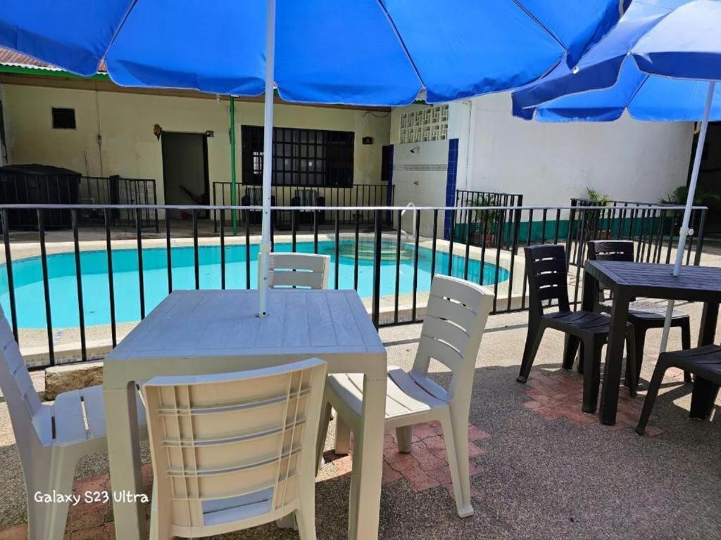 Hotel La Estacion Del Refugio Girardot Esterno foto